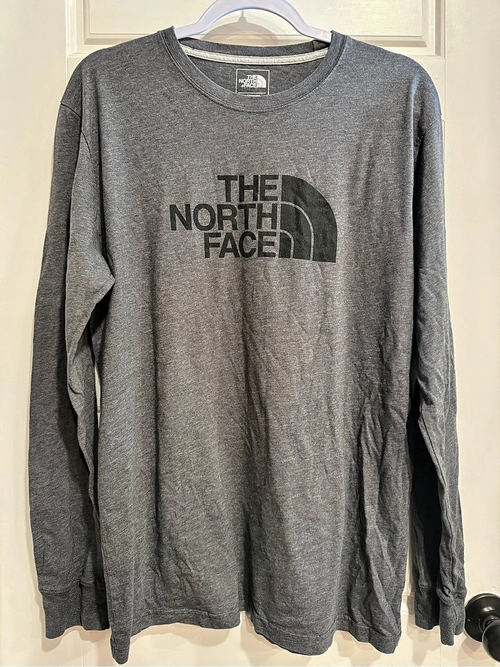 The North Face Long Sleeve Classic Fit Logo Tee Logo Tee Gray Size M